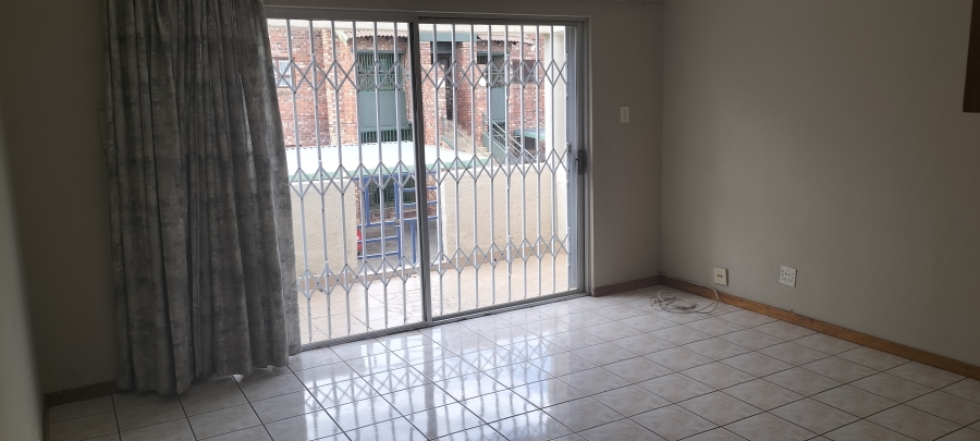 2 Bedroom Property for Sale in Langenhovenpark Free State
